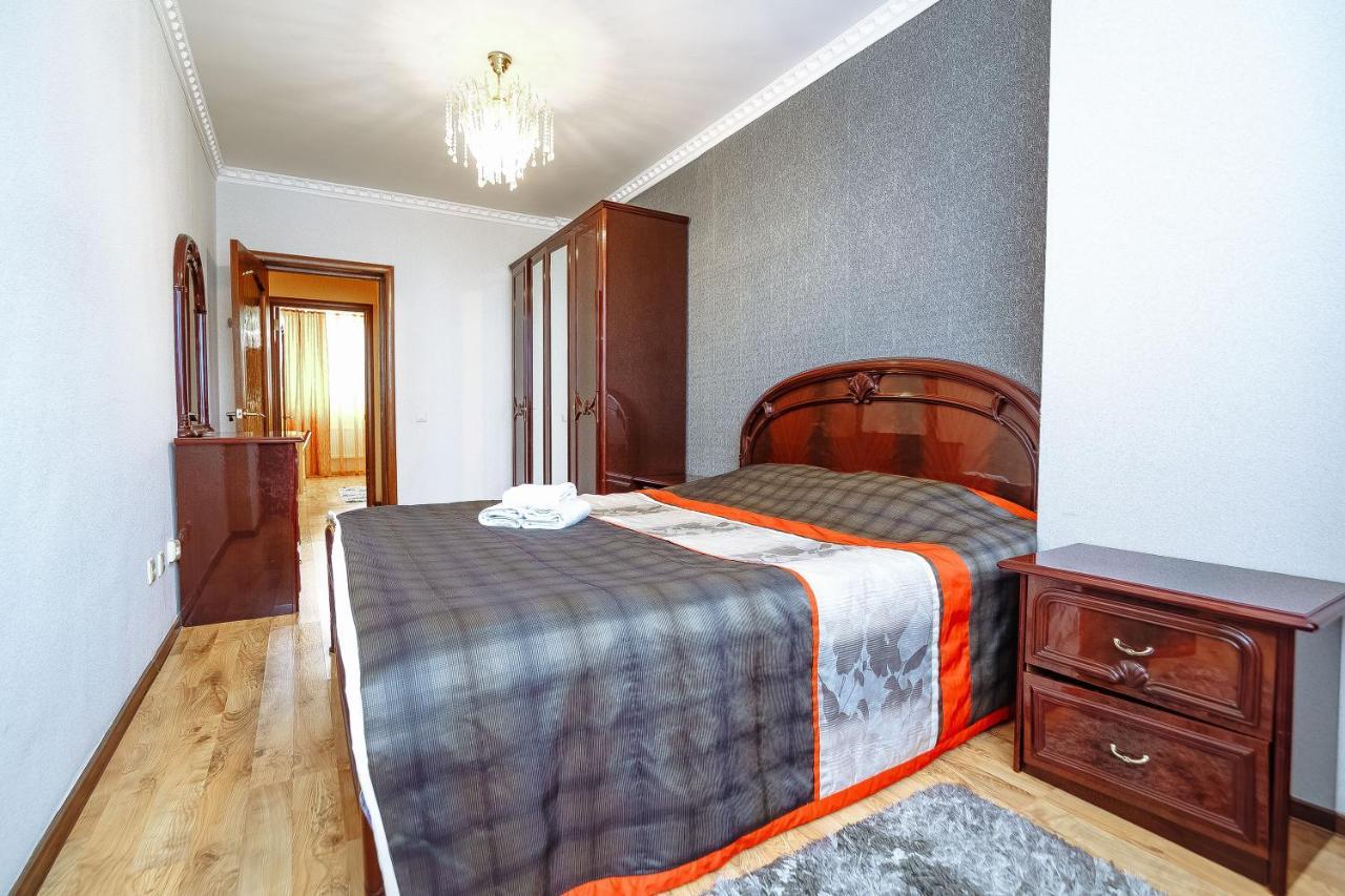 Two Bedroom Apartment On Syganak Street 64-1 Akmola Esterno foto